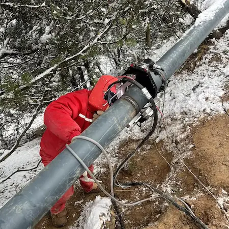 open-outdoor-field-welding3.webp